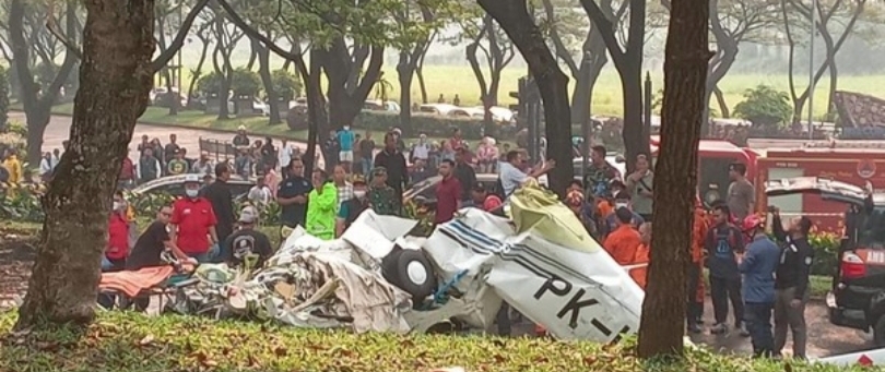 Pesawat latih jatuh di BSD Tangsel (Sinpo.id/Instagram)