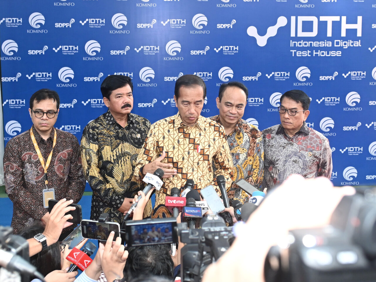 Presiden Joko Widodo (Jokowi) menanggapi kenaikan terbaru dalam pertumbuhan ekonomi Indonesia. (SinPo.id/BPMI Setpres)