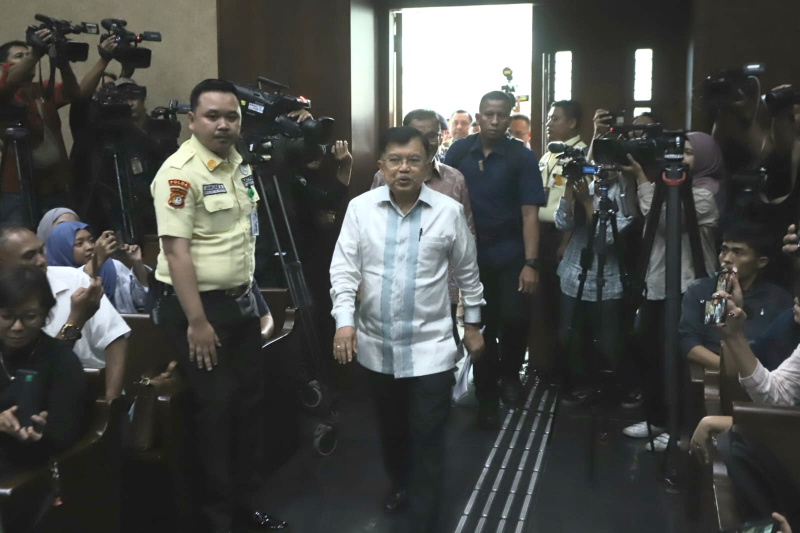 Jusuf Kalla menjadi saksi meringankan Sidang Karen Agustiawan di PN Tipikor (Ashar/SinPo.id)