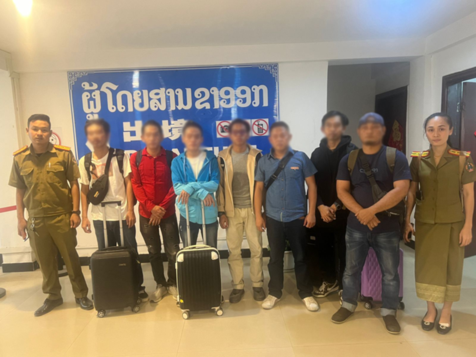 Kepulangan 7 orang WNI yang tertipu scammer online di Laos (SinPo.id/Kemlu)