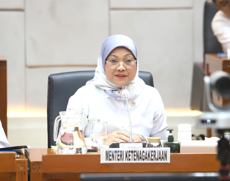 Komisi IX DPR gelar raker dengan Menteri Tenaga Kerja Ida Fauziyah membahas Evaluasi Pengawasan perlindungan jaminan nasional (Ashar/SinPo.id)