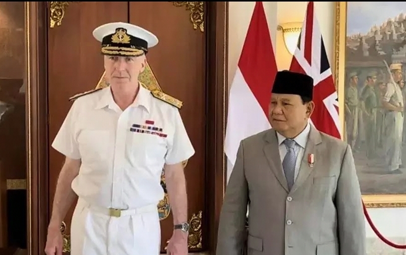 Menhan Prabowo Subianto dikunjungi Kepala Staf Pertahanan Inggris Laksamana Sir Antony David Radakin (SinPo.id/Antara)
