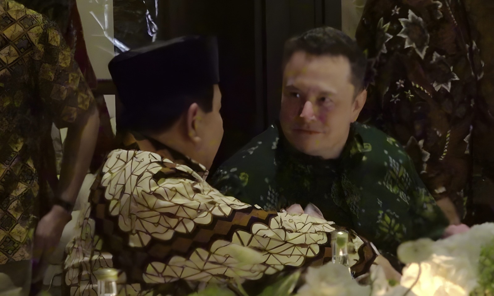 Presiden RI terpilih Prabowo Subianto bertemu dengan CEO SpaceX Elon Musk di sela-sela WWF 2024 di Bali. (SinPo.id/Tim Media)