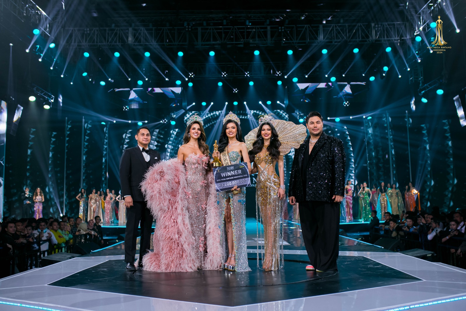 Nova Liana terpilih jadi pemenang Miss Mega Bintang Indonesia 2024 (Sinpo.id/Tim Media)