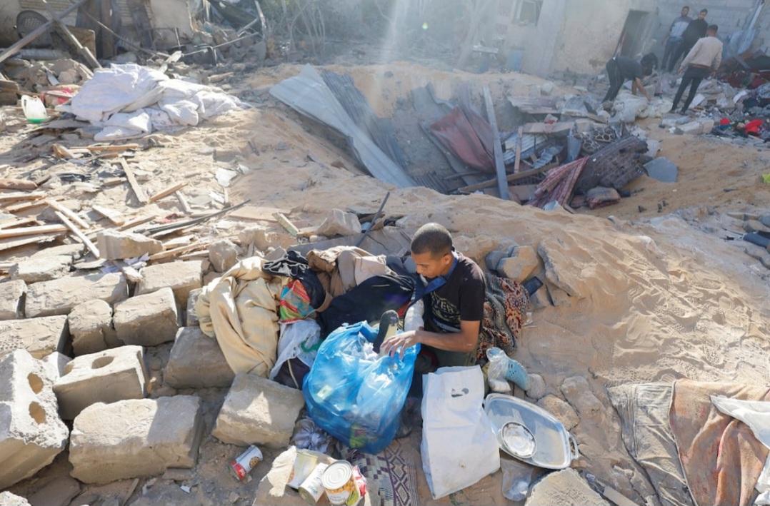Salah satu rumah yang hancur akibat serangan Israel di Rafah (SinPo.id/Reuters)