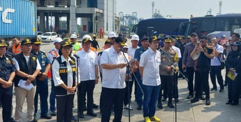 Sri Mulyani, Airlangga dan Jerry di Tanjung Priok (SinPo.id/Antara)