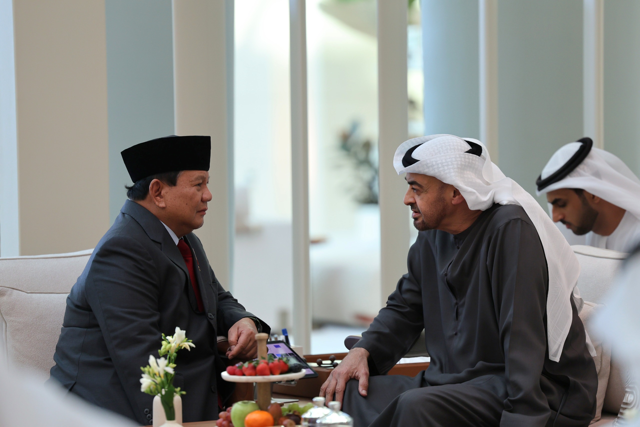 Prabowo Subianto saat bertemu MBZ (SinPo.id/ Tim Media)