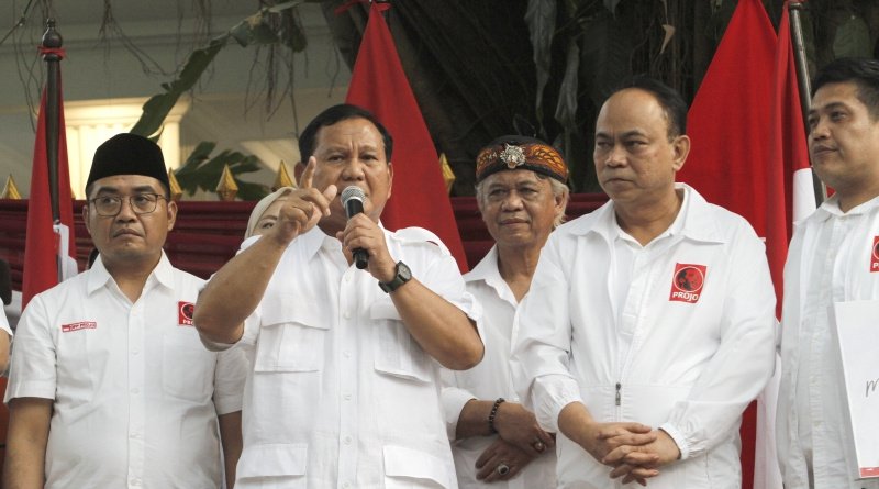Presiden terpilih Prabowo Subianto bersama Ketum Projo Budi Arie Setiadi (SinPo.id/ Ashar)