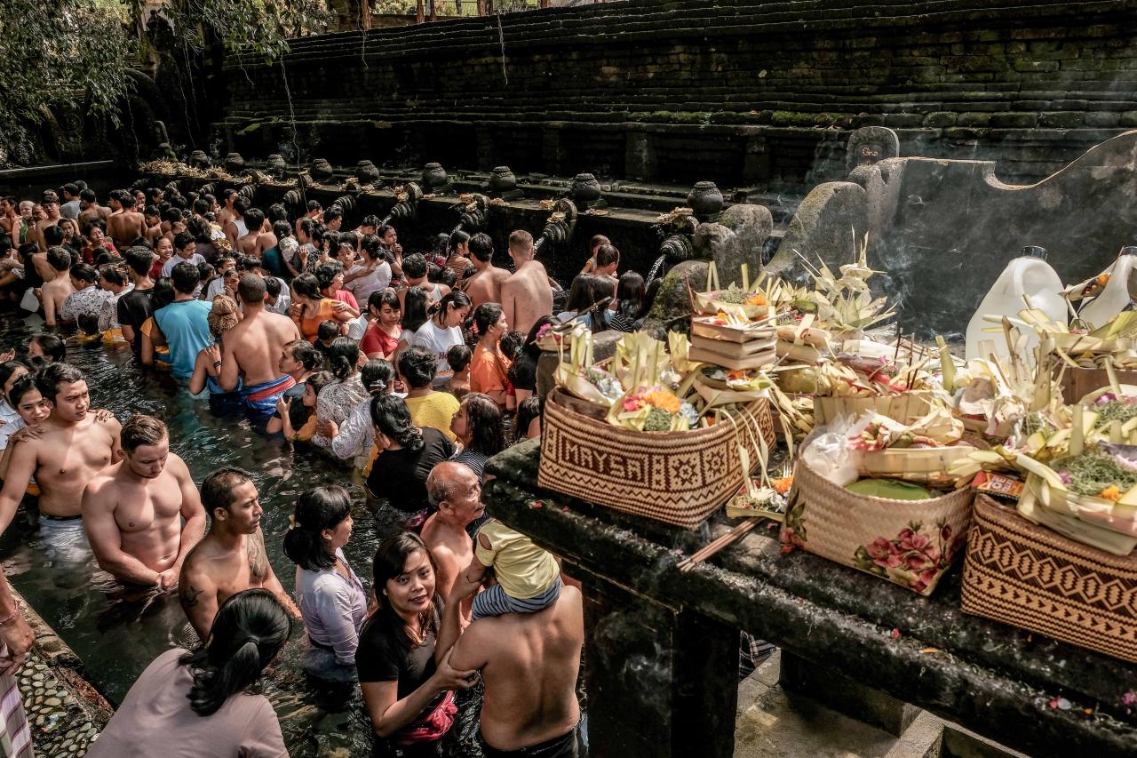 Prosesi Melukat di Bali (SinPo.id/Kemenparekraf)