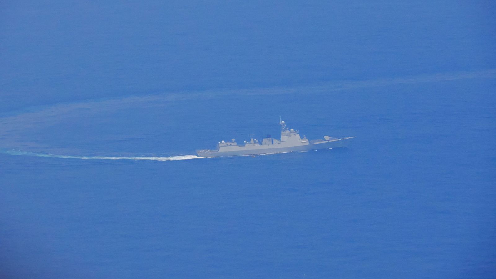 Kapal perang Tiongkok yang berpatroli di perairan dekat Taiwan. (SinPo.id/Reuters)