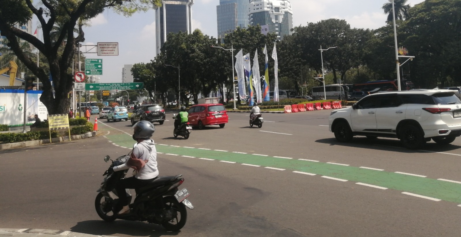 Suasana terkini Jalan Medan Merdeka Selatan. (SinPo.id/Tio)
