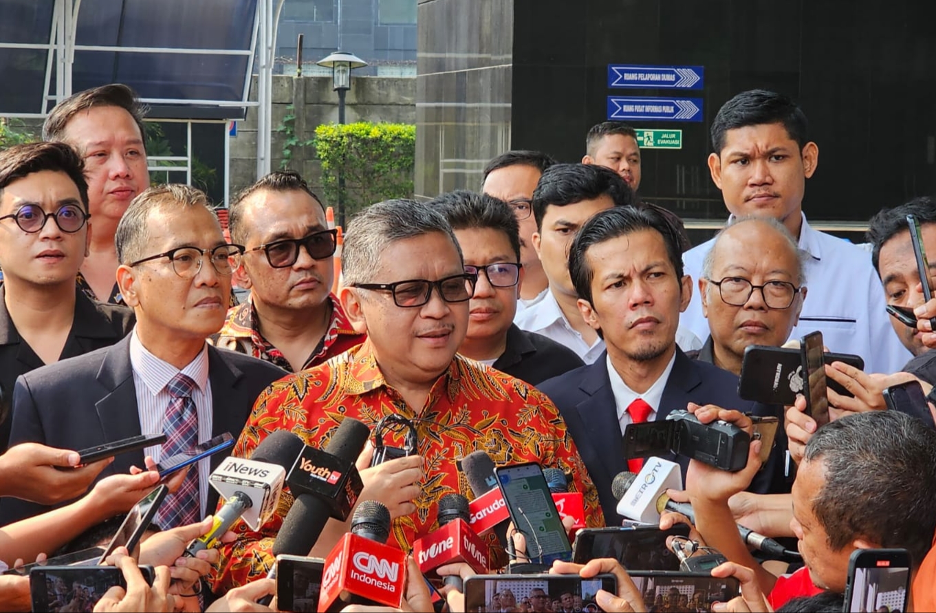 Hasto Kristiyanto diperiksa KPK sebagai saksi dalam kasus dugaan suap buronan Harun Masiku (SinPo.id/David)