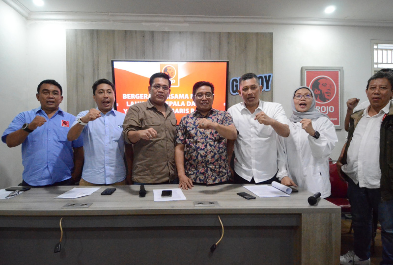 Projo menggelar konfrensi pers terkait dukungan Pilkada Serentak 2024 nanti ikut ke visi pemerintahan Prabowo-Gibran (Ashar/SinPo.id)