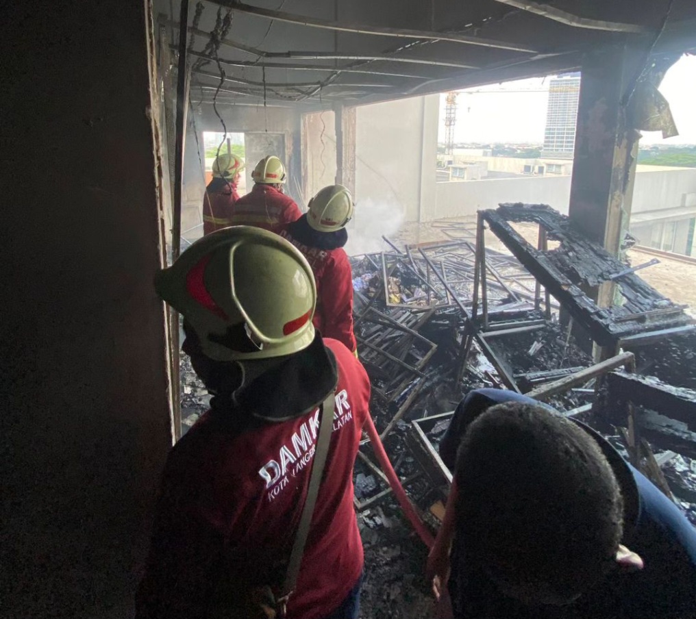 Hotel di Alam Sutera Tangsel terbakar (SinPo.id/Instagram)