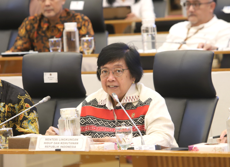 Komisi IV DPR gelar raker dengan Menteri LHK Siti Nurbaya membahas anggaran 2025 (Ashar/SinPo.id)