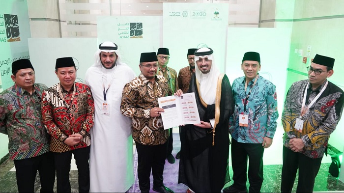 Menag Yaqut terima surat pemberitahuan kuota haji 2025 untuk Indonesia (SinPo.id/ Kemenag)