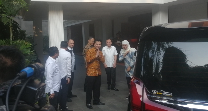 Khofifah-Emil tiba di Kertanegara 4, kediaman Prabowo Subianto (SinPo.id/ Tio Pirnando)