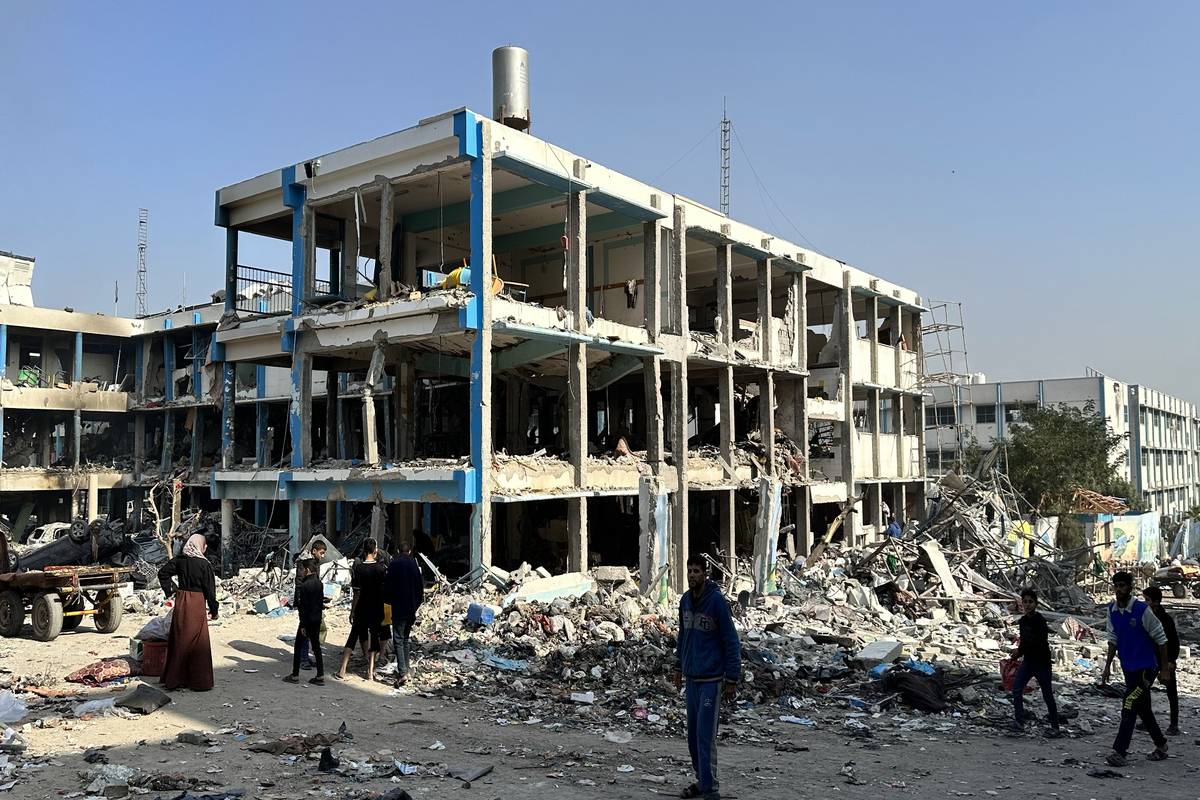 Bangunan sekolah UNRWA di Kamp Jabalia yang dihancurkan Israel pada Desember 2023. (SinPo.id/Anadolu Agency)