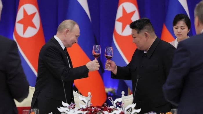Presiden Rusia Vladimir Putin dan Presiden Korea Utara Kim Jong Un. (SinPo.id/AFP)