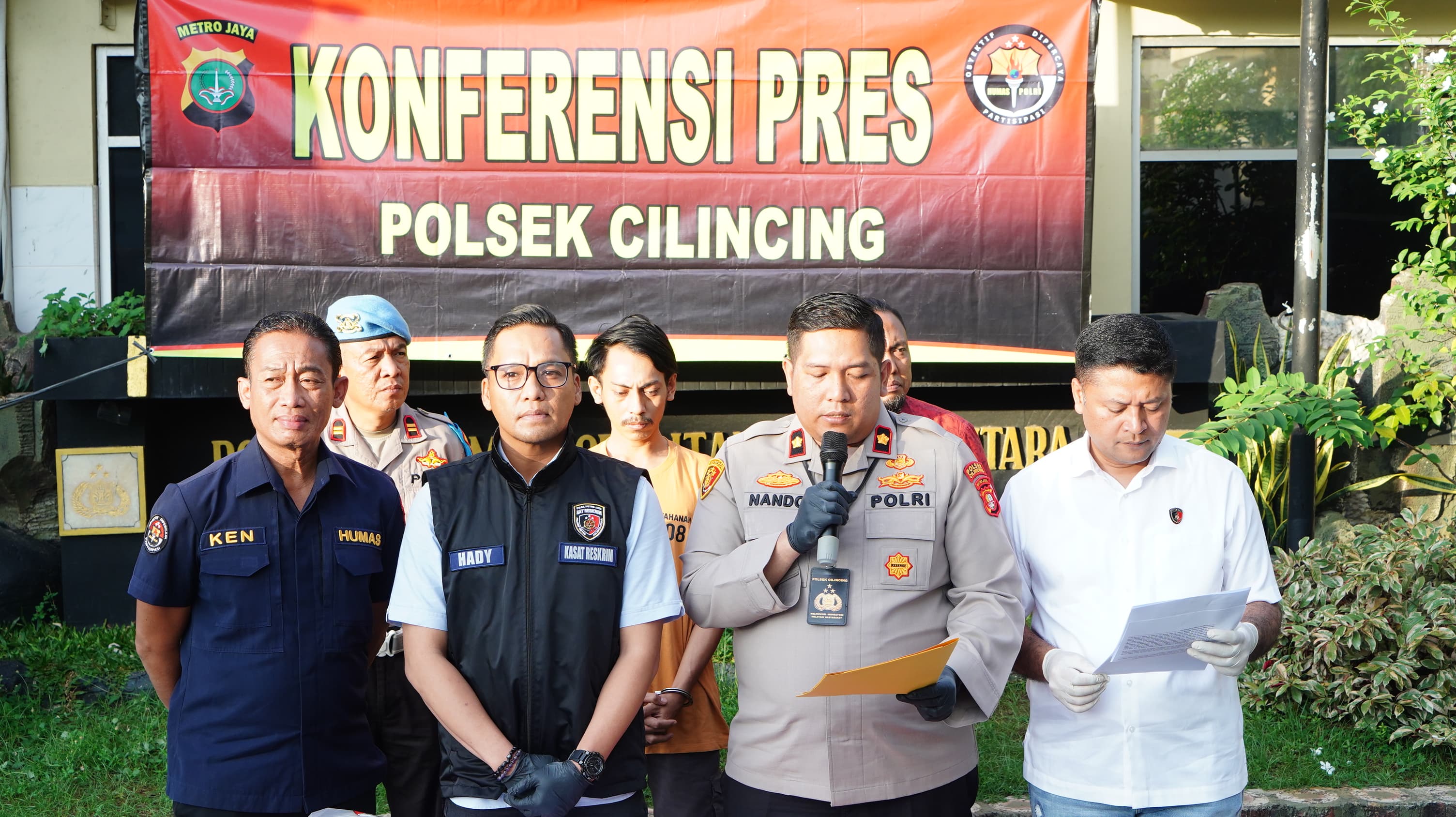 Konferensi pers kasus pembacokan di Polsek Cilincing (SinPo.id/ Humas PMJ)