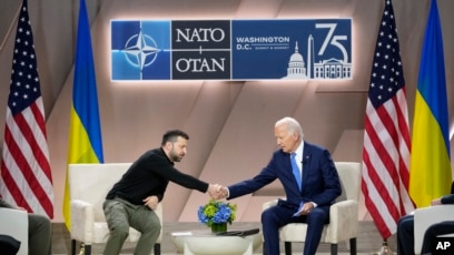 Presiden AS Joe Biden dan Presiden Ukraina Volodymyr Zelenskyy (SinPo.id/AP)