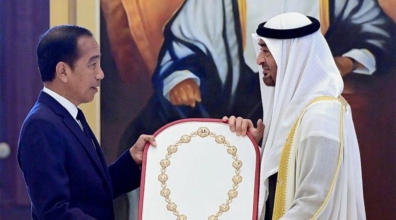 Presiden Joko Widodo dan Presiden Uni Emirat Arab Muhammad bin Zayed Al Nahyan. (SinPo.id/Setpres)