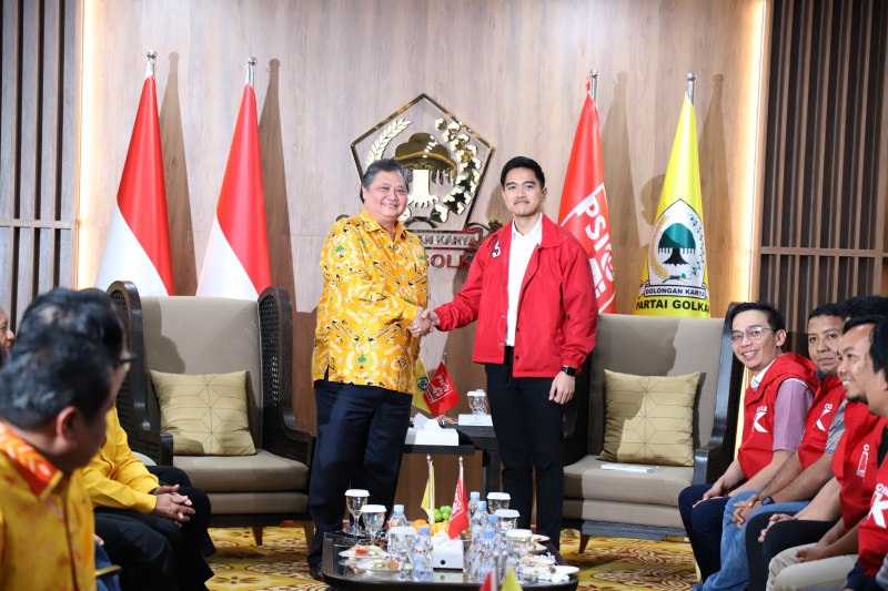 Ketua Umum PSI Kaesang Pangarep bertemu Ketua Umum Golkar Airlangga Hartarto membahas Pilkada Serentak 2024 (Ashar/SinPo.id)