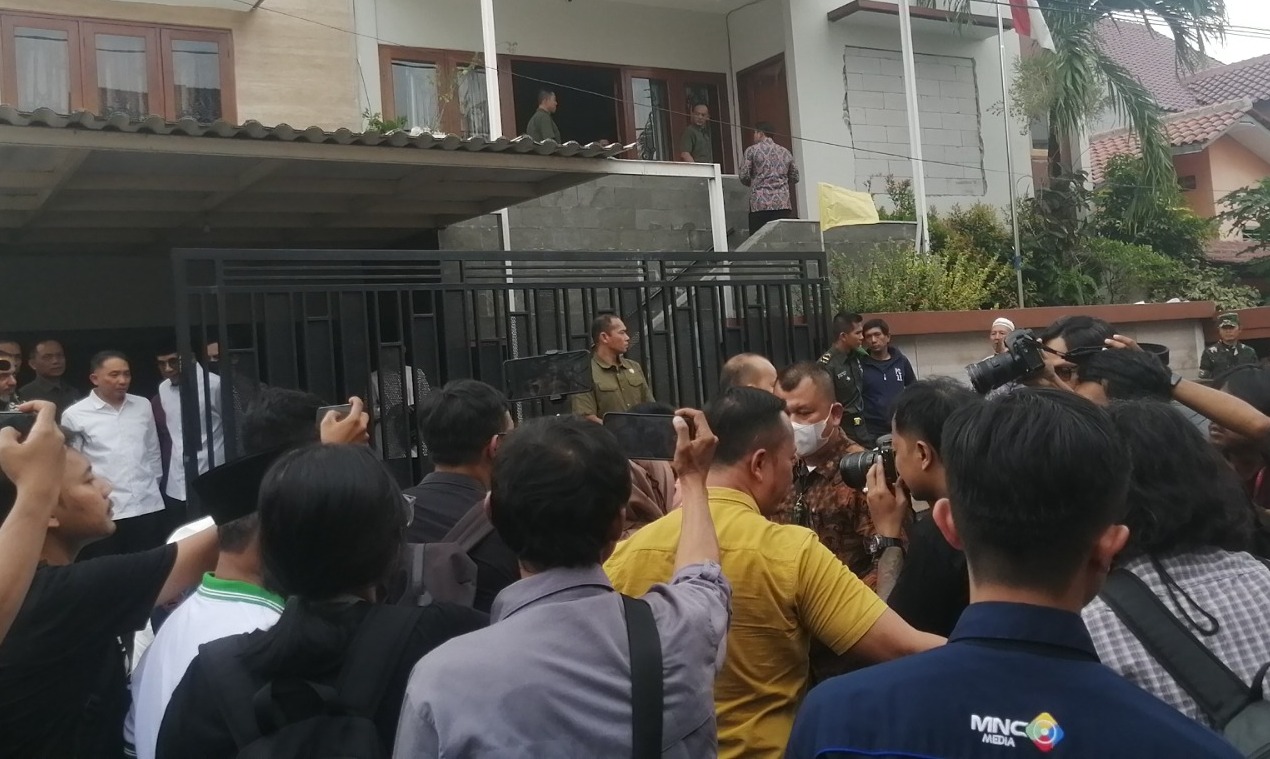 Suasana rumah duka Hamzah Haz di Matraman. (SinPo.id/Tio)