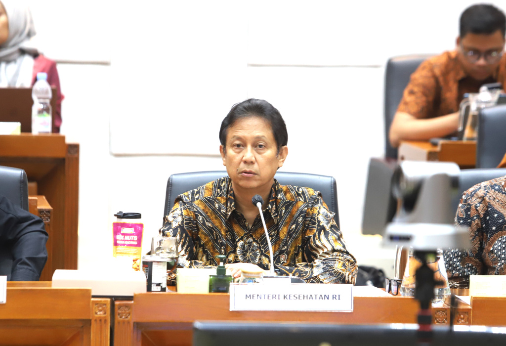 Komisi IX DPR gelar raker dengan Menteri Kesehatan Budi Gunadi Sadikin membahas RUU tentang Pengawasan Obat dan Makanan (Ashar/SinPo.id)