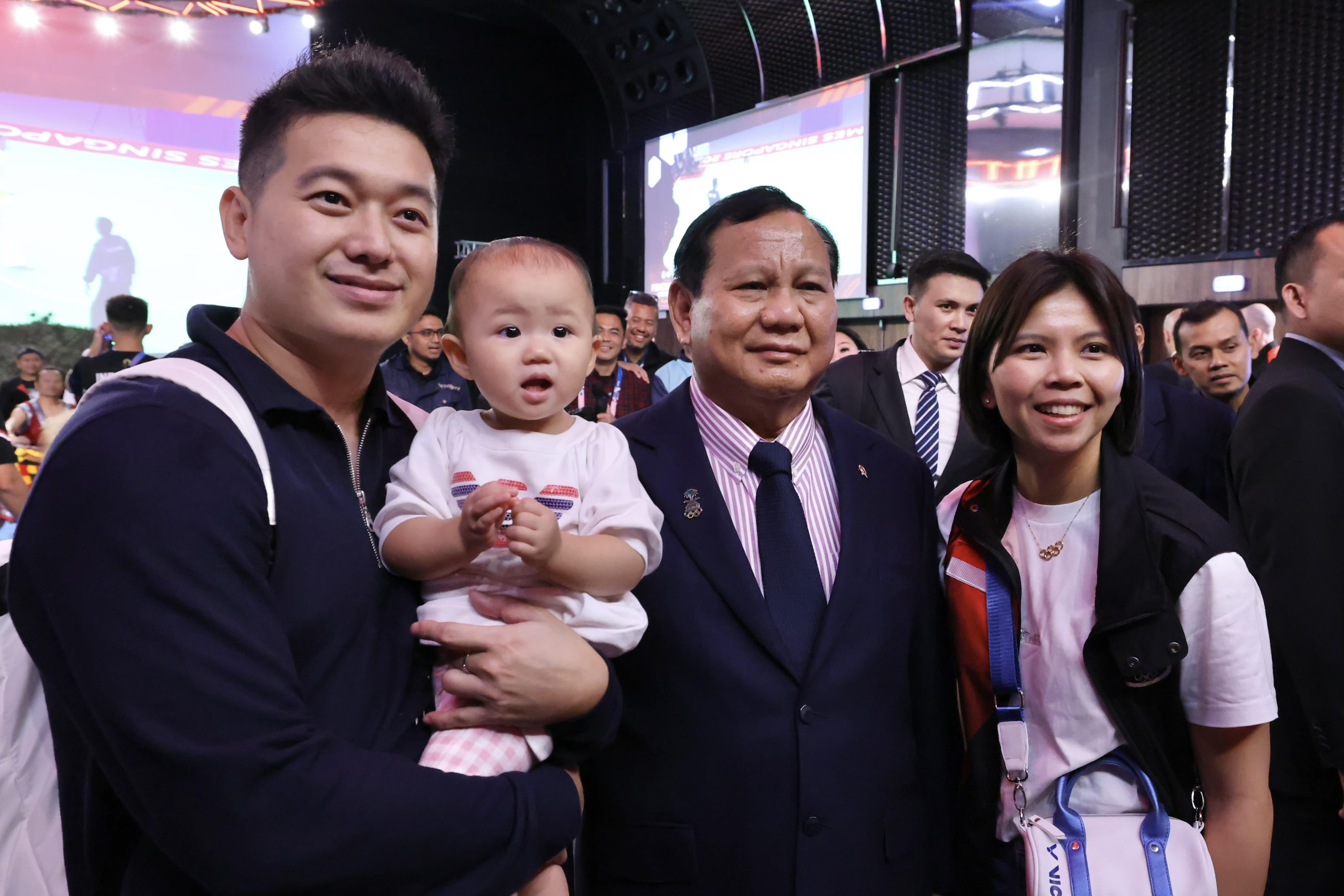 Momen Prabowo bertemu Greysia Polii di Paris (SinPo.id/ Tim Media)