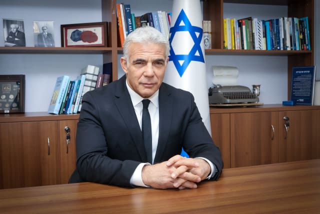 Pemimpin oposisi Israel Yair Lapid (SinPo.id/ The Jerusalem Post)