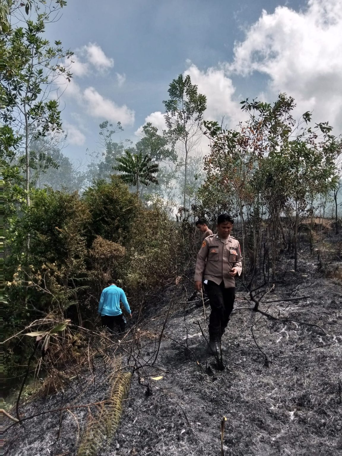 Kebakaran di Gunung Setan