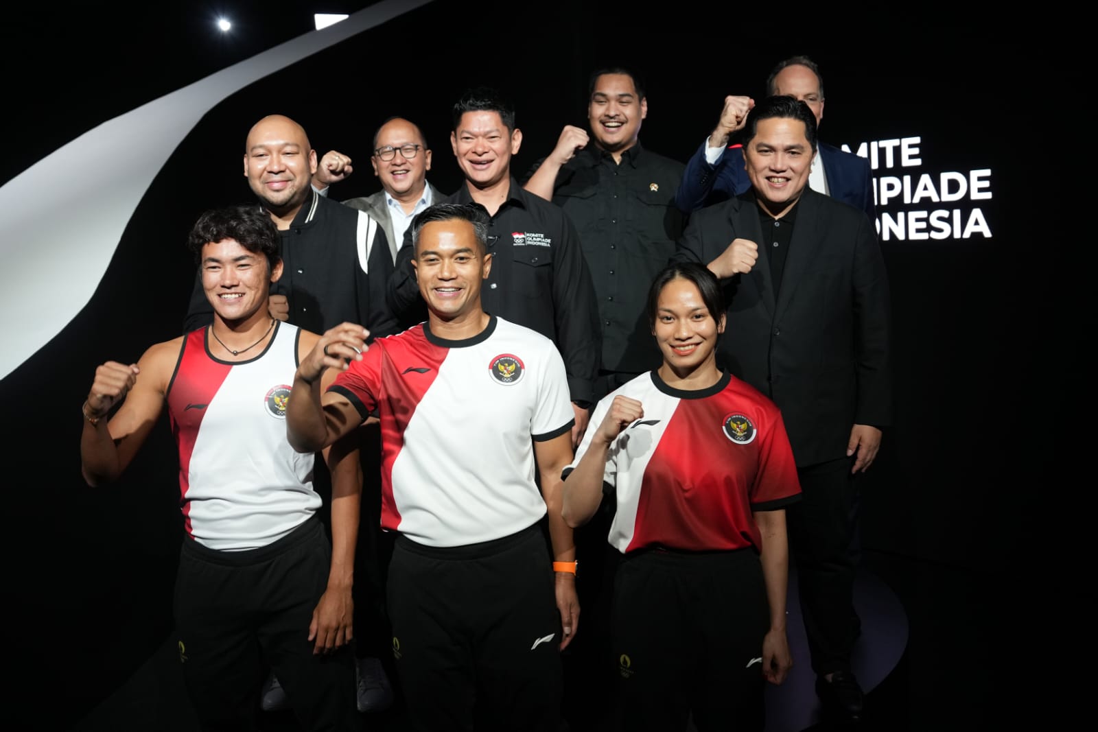 Jersey timnas Indonesia yang didesain langsung oleh desainer Tanah Air Didit Hediprasetyo (SinPo.id/Kemenpora)