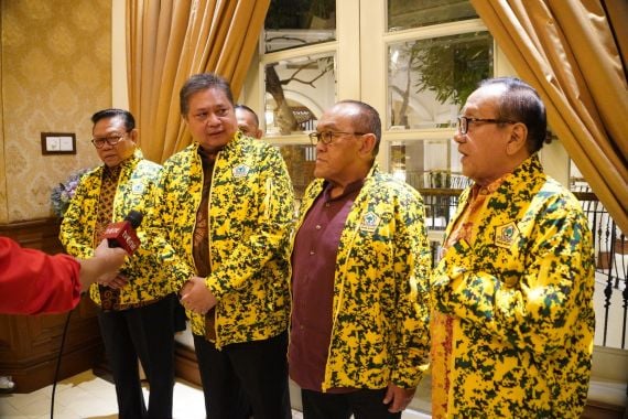 Agung Laksono, Airlangga, Aburizal Bakrie, dan Akbar Tanjung (SinPo.id/dok. Golkar)