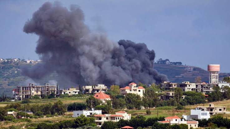 Serangan udara Israel yang menghantam Desa Jebbain di Lebanon (SinPo.id/ AFP)