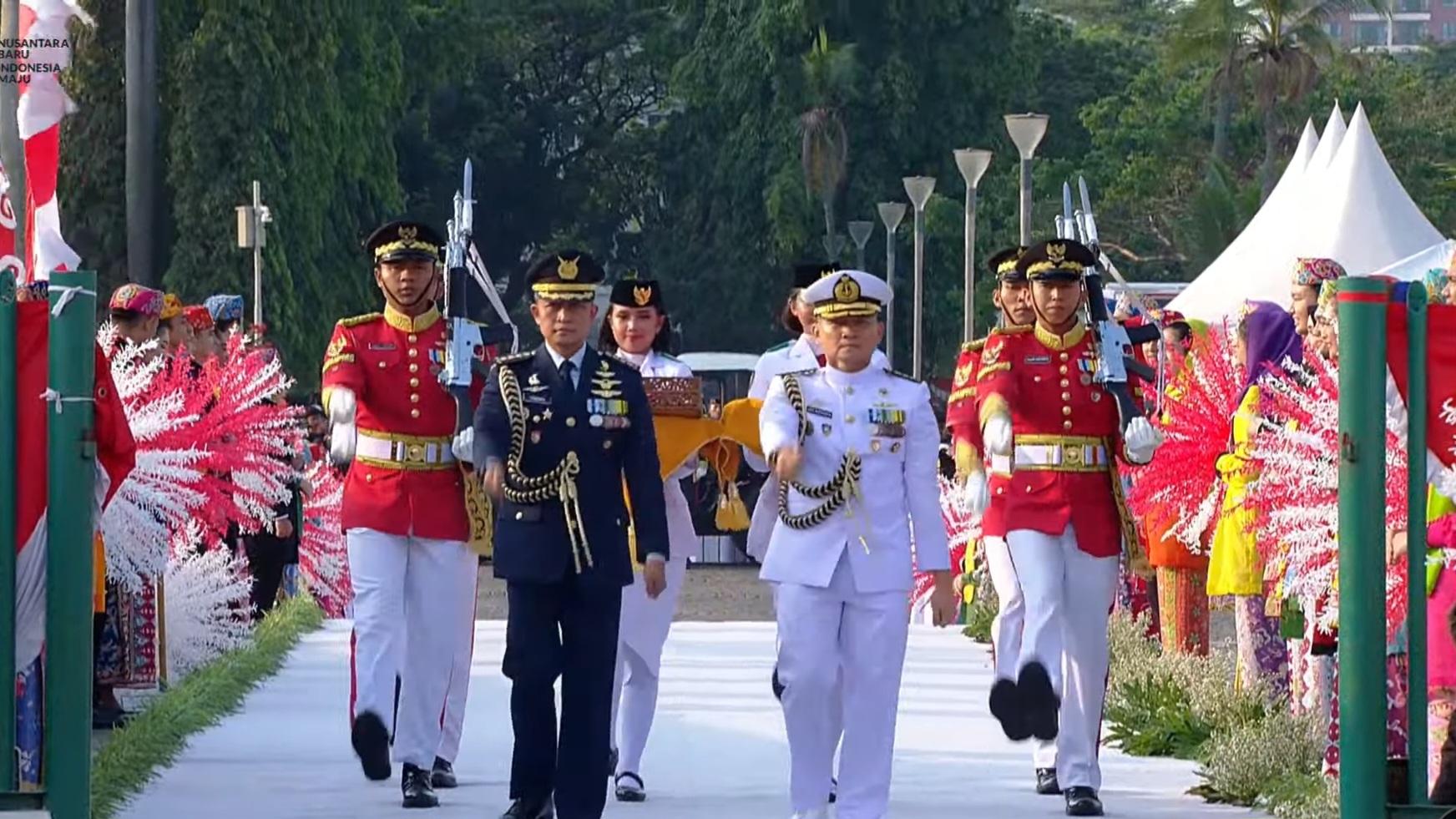 Pengembalian duplikat bendera merah putih dan teks proklamasi dari IKN ke Monas (SinPo.id/Setpres)