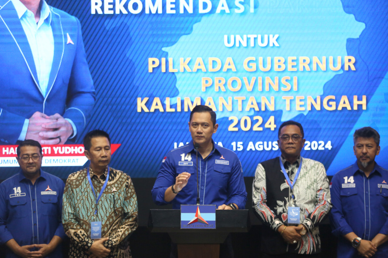 Demokrat serahkan rekomendasi 55 bakal calon Kepala Daerah untuk pilkada serentak 2024 (Ashar/SinPo.id)