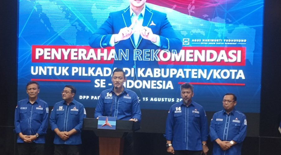 Penyerahan rekomendasi Partai Demokrat untuk Pilkada 2024 (SinPo.id/ Sigit Nuryadin)