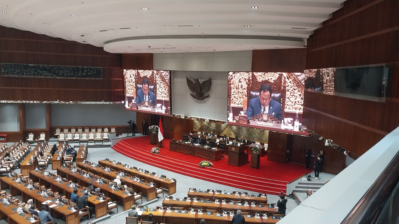 DPR RI hari ini kembali menggelar Rapat Paripurna permulaan ke-2 Masa Persidangan I Tahun Sidang 2024-2025. (SinPo.id/Galuh Ratnatika)