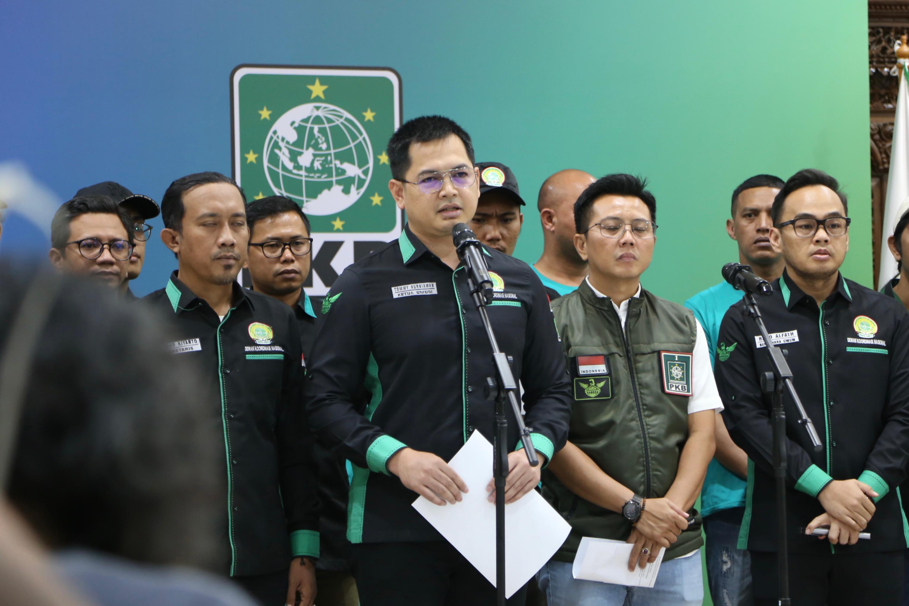 Ketua Umum Garda Bangsa Tommy Kurniawan dan jajarannya menyikapi rencana Muktamar PKB Tandingan. (SinPo.id/dok. PKB)