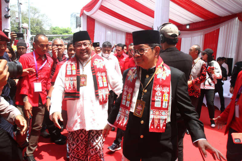 Pasangan Pramono Anung dan Rano Karno (SinPo.id/ Ashar)