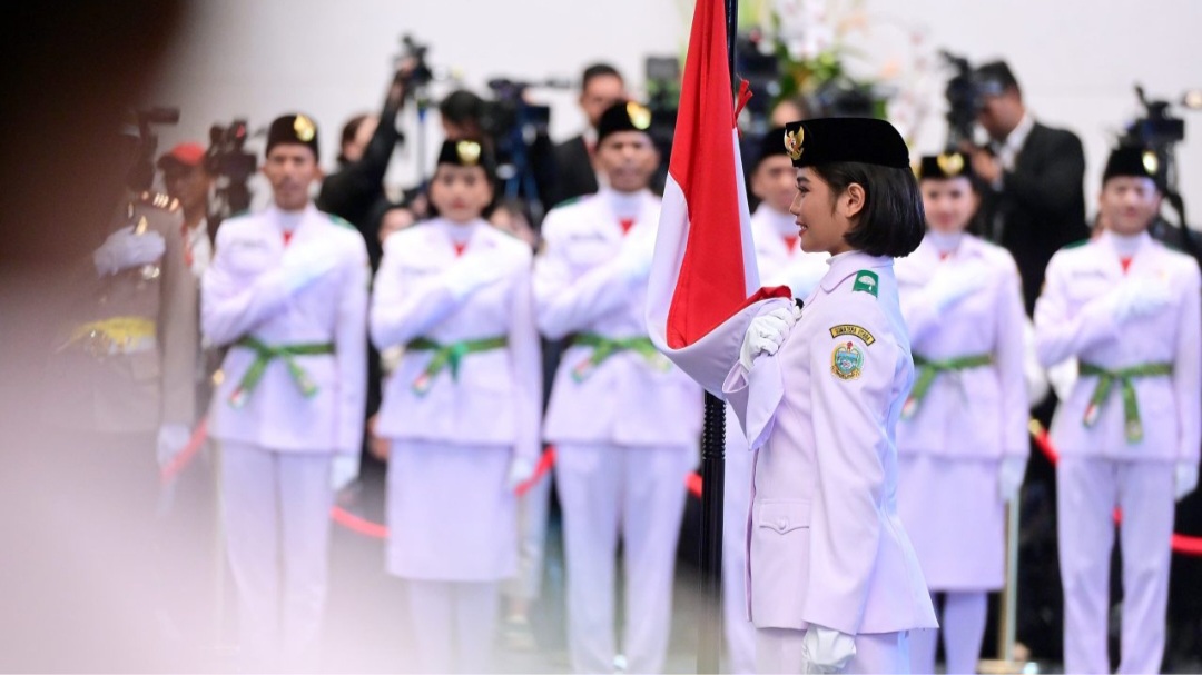 Presiden Joko Widodo mengukuhkan pasukan Paskibraka di IKN. (SinPo.id/Setpres)