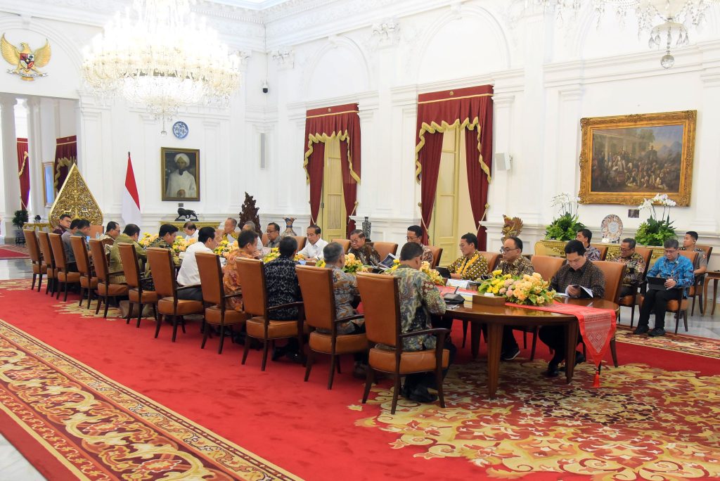 Jokowi Pimpin Rapat Bersama Menteri, Bahas Penanganan Mpox dan Persiapan IAF (SinPo.id/Setpres)