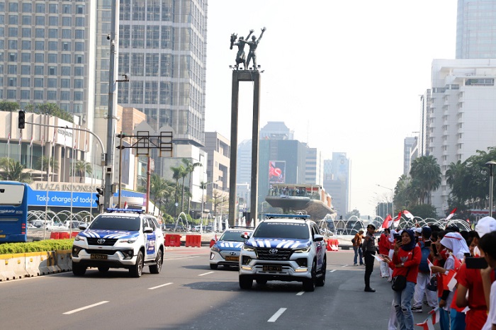 Rombongan parade kirab Bendera Merah Putih (SinPo.id/ Ashar)