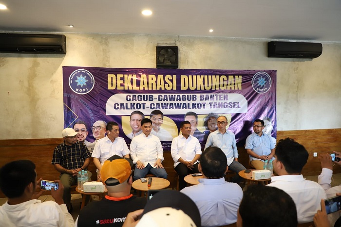 Deklarasi dukungan Relawan KOPI ke cagub-cawagub Banten Soni-Dimyati dan cawalkot-cawawalkot Tangsel Ariza-Marshel (SinPo.id/ Ashar)