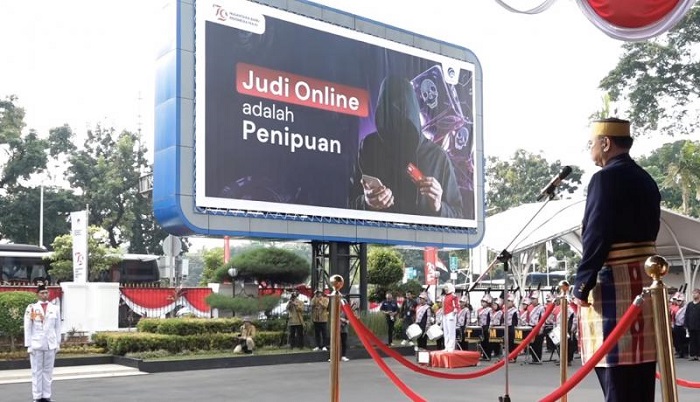 Menkominfo Budi Arie saat memimpin upacara HUT RI di Kantor Kominfo (SinPo.id/ Dok. Kominfo)