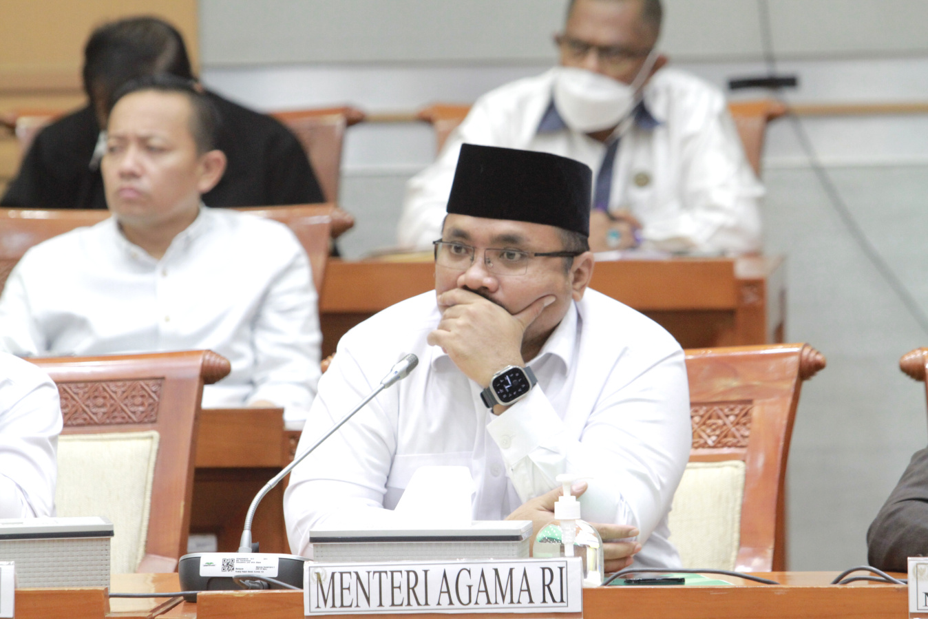 Menag Yaqut Cholil Quomas saat rapat kerja dengan Komisi VIII DPR RI (SinPo.id/ Ashar)