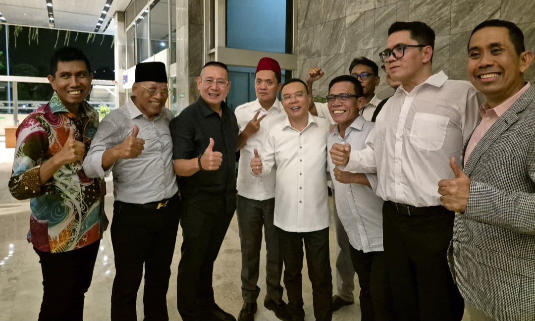 Momen Keakraban Gerindra-PDIP Usai RUU Pilkada Tak Disahkan (SinPo.id/Juven)