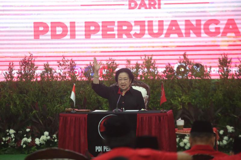 Ketua Umum PDI Perjuangan Megawati Soekarnoputri menyampaikan arahan usai mengumumkan bakal calon kepala daerah/wakil kepala daerah dari PDI Perjuangan di Kantor DPP PDIP (Ashar/Sinpo.id)