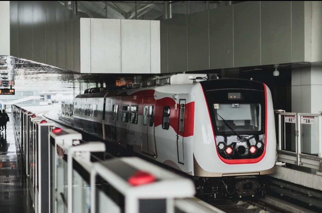 Ilustrasi Moda Transportasi LRT Jabodebek. (SinPo.id/LRT Jakarta)